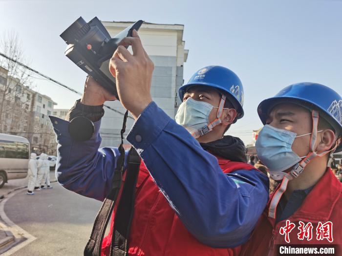 國網(wǎng)河北電力全力迎戰(zhàn)抗疫寒潮雙重考驗“同舟共冀”并肩戰(zhàn)疫