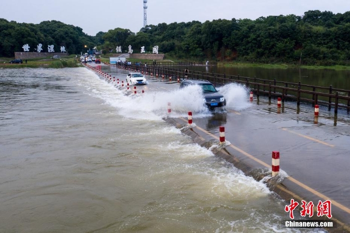 江西再現(xiàn)“水上公路” 目前已實行交通管制