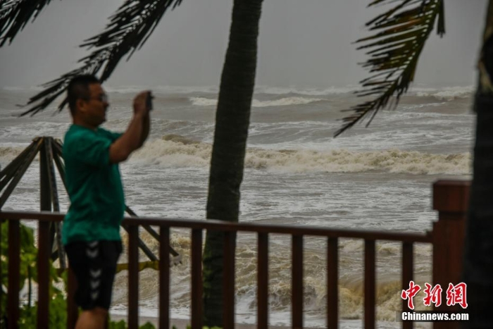 臺(tái)風(fēng)“圓規(guī)”登陸海南博鰲