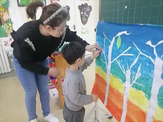 黨建引領傳幫帶，師徒結(jié)對促成長——城陽街道中心幼兒園共研活動