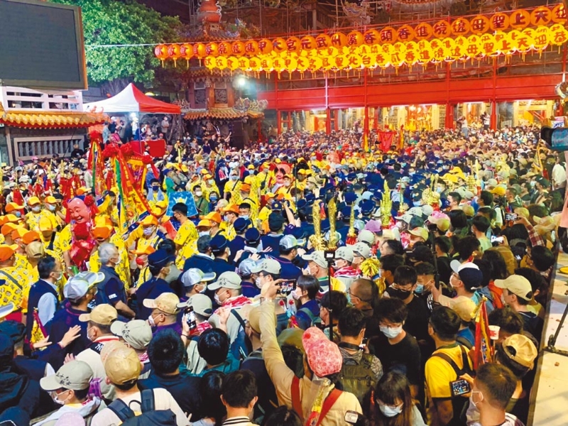 臺(tái)中大甲媽祖繞境進(jìn)香活動(dòng)8日啟幕氣氛熱烈，唯不見(jiàn)綠營(yíng)人物身影。圖片來(lái)源于臺(tái)媒.jpeg