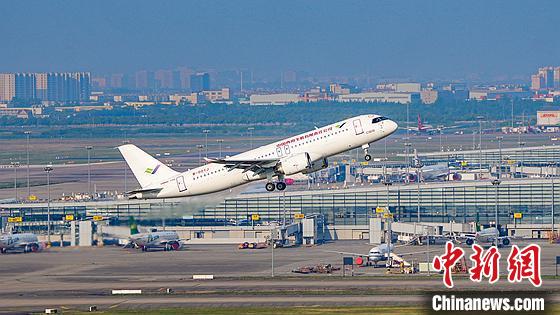 中國大型客機(jī)C919：首家用戶首架飛機(jī)首次飛行