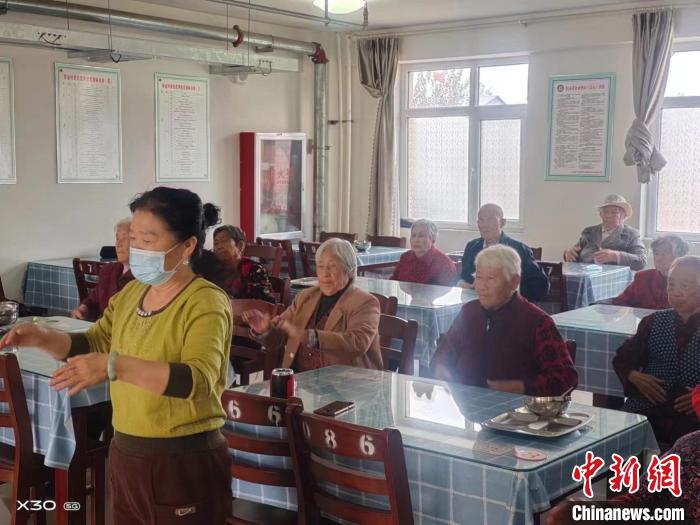 (資料圖)山東淄博從“一餐熱飯”破題養(yǎng)老服務“最后一公里”?！∈茉L者供圖