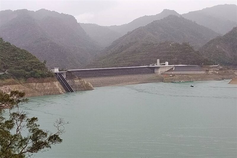 臺灣曾文水庫7日出現(xiàn)今年1月以來單日最高累積降雨量，至下午5時有36.7毫米，水庫入流量雖有提高，但對蓄水挹注還需進(jìn)一步觀察。（圖源：臺灣“中央社”）