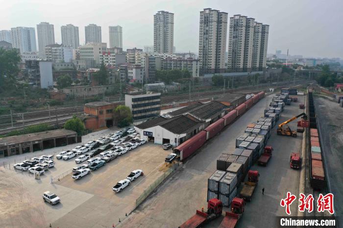 荊門車站從2022年2月開始承接長城汽車運輸業(yè)務 陳龍 攝