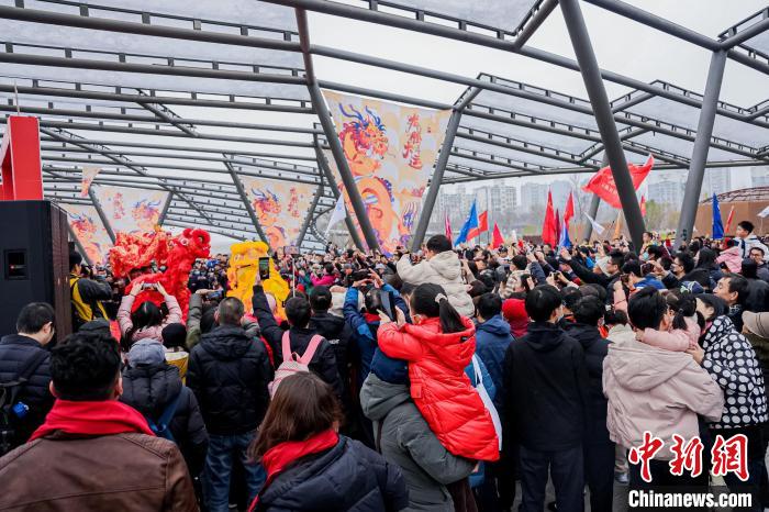 杭州新年走運大會啟幕民眾“走運”祈福打卡大運河