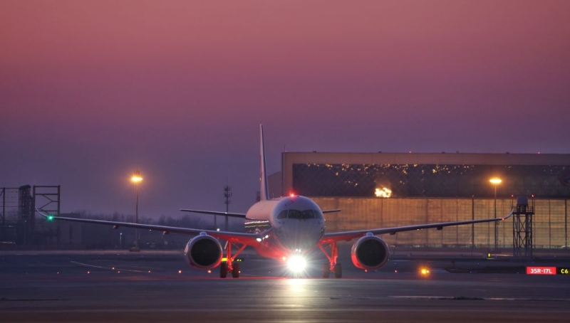 1月9日，東航的一架C919飛機(jī)執(zhí)行MU5137航班，從上海虹橋國際機(jī)場起飛，在北京大興國際機(jī)場降落。（圖源：新華社）