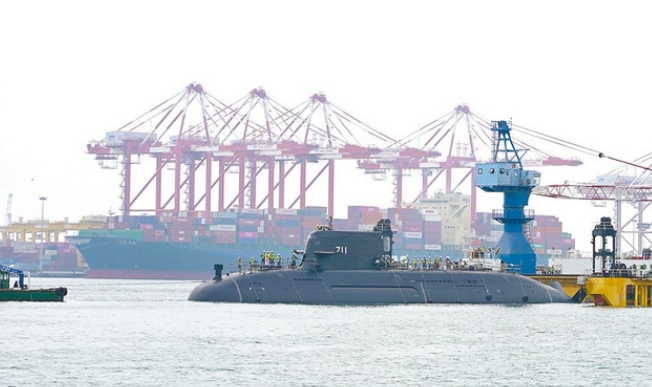 臺(tái)海軍自造“海鯤號(hào)”潛艦