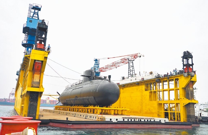 臺造潛艦“海鯤號”完成浮船作業(yè)1