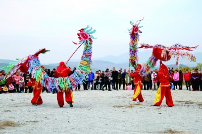 湖北鄖陽(yáng)：鳳凰燈舞傳楚韻